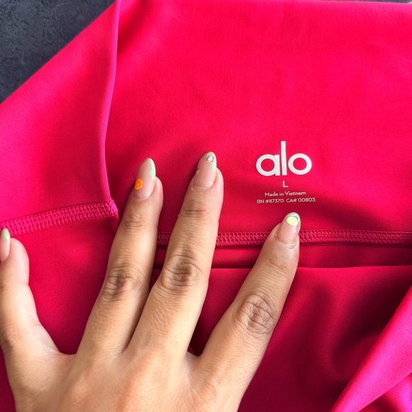 ALO Yoga Hot Pink Airlift Leggings - Picture 3 of 5